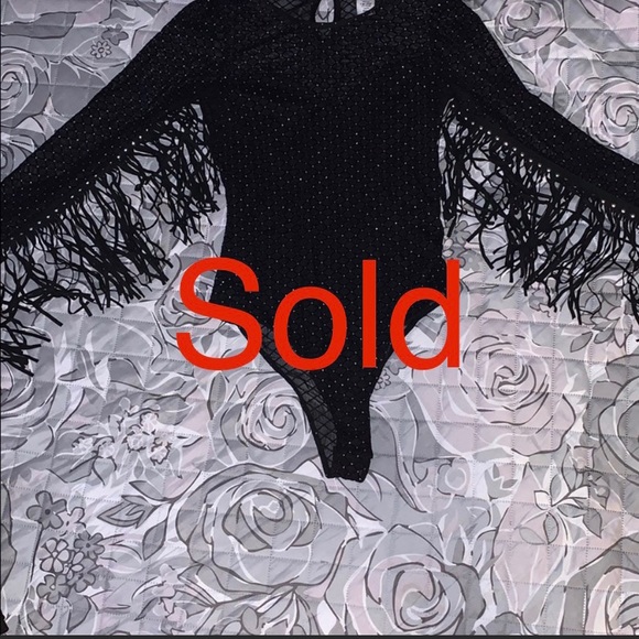 discover Tops - Black bodysuit